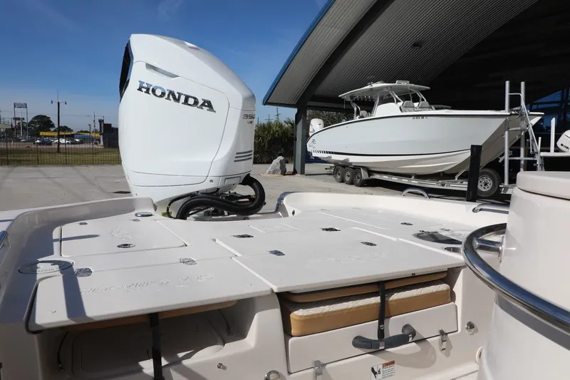 Slide: The Image of Sea Chaser 26 LX 2026 - 6