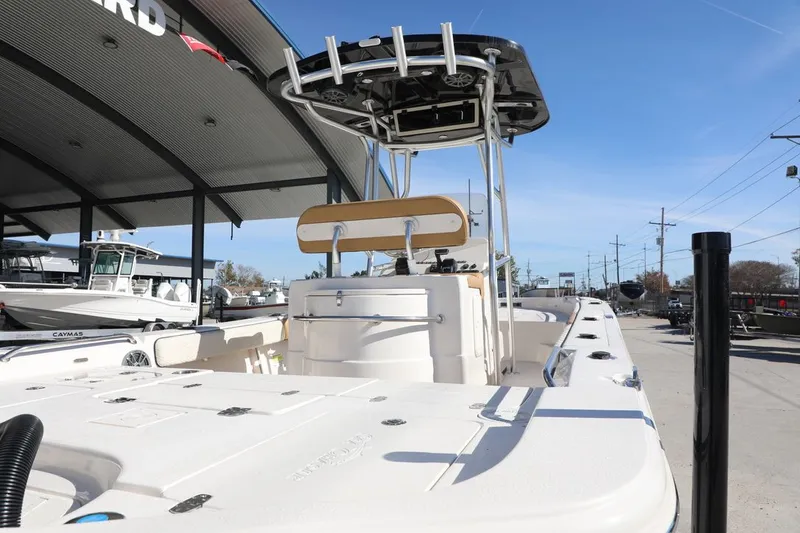 Slide: The Image of Sea Chaser 26 LX 2026 - 9