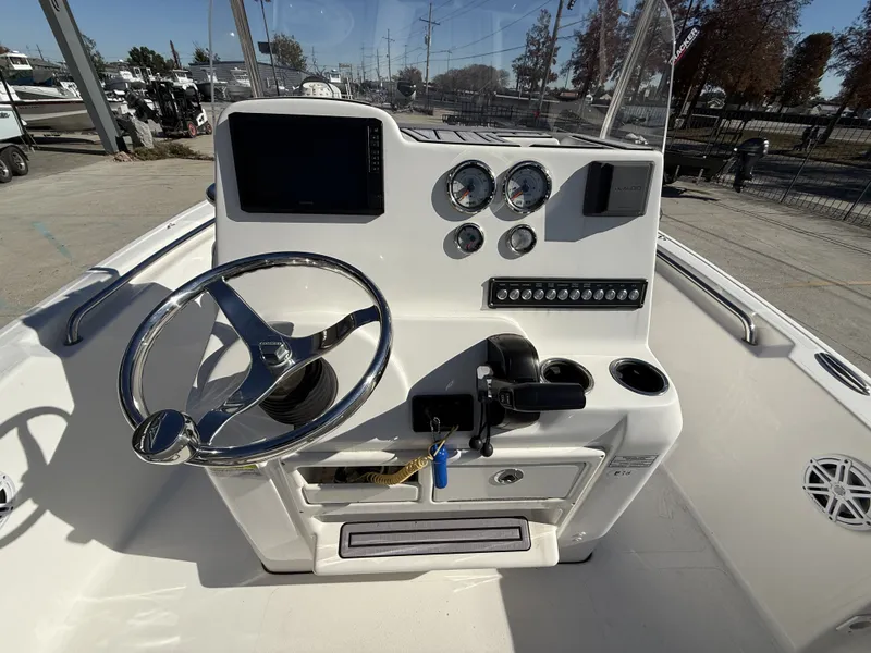 Slide: The Image of Tidewater 198 CC Adventure 2023 - 10