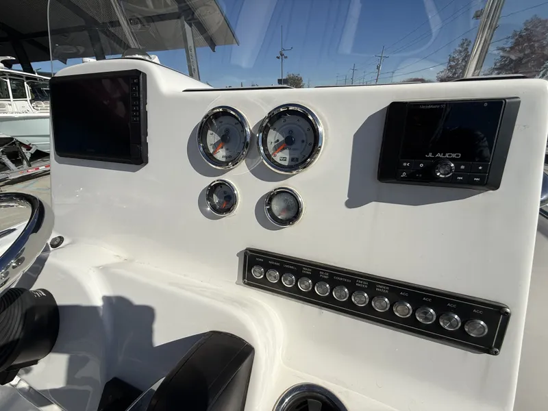 Slide: The Image of Tidewater 198 CC Adventure 2023 - 15