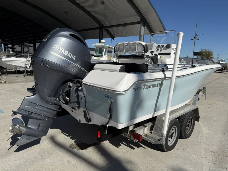 Slide: The Image of Tidewater 198 CC Adventure 2023 - 4