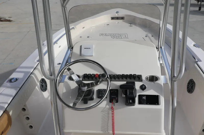 Slide: The Image of Sea Chaser 23 LX 2026 - 13