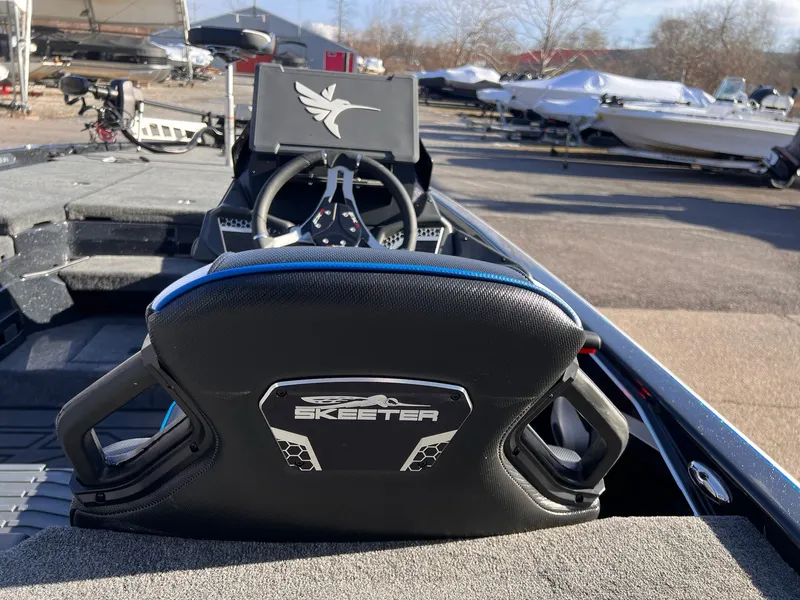 Slide: The Image of Skeeter FXR21 FLEX 2026 - 10