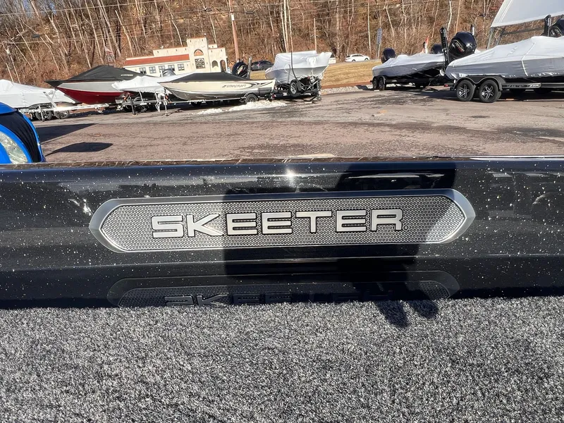 Slide: The Image of Skeeter FXR21 FLEX 2026 - 33