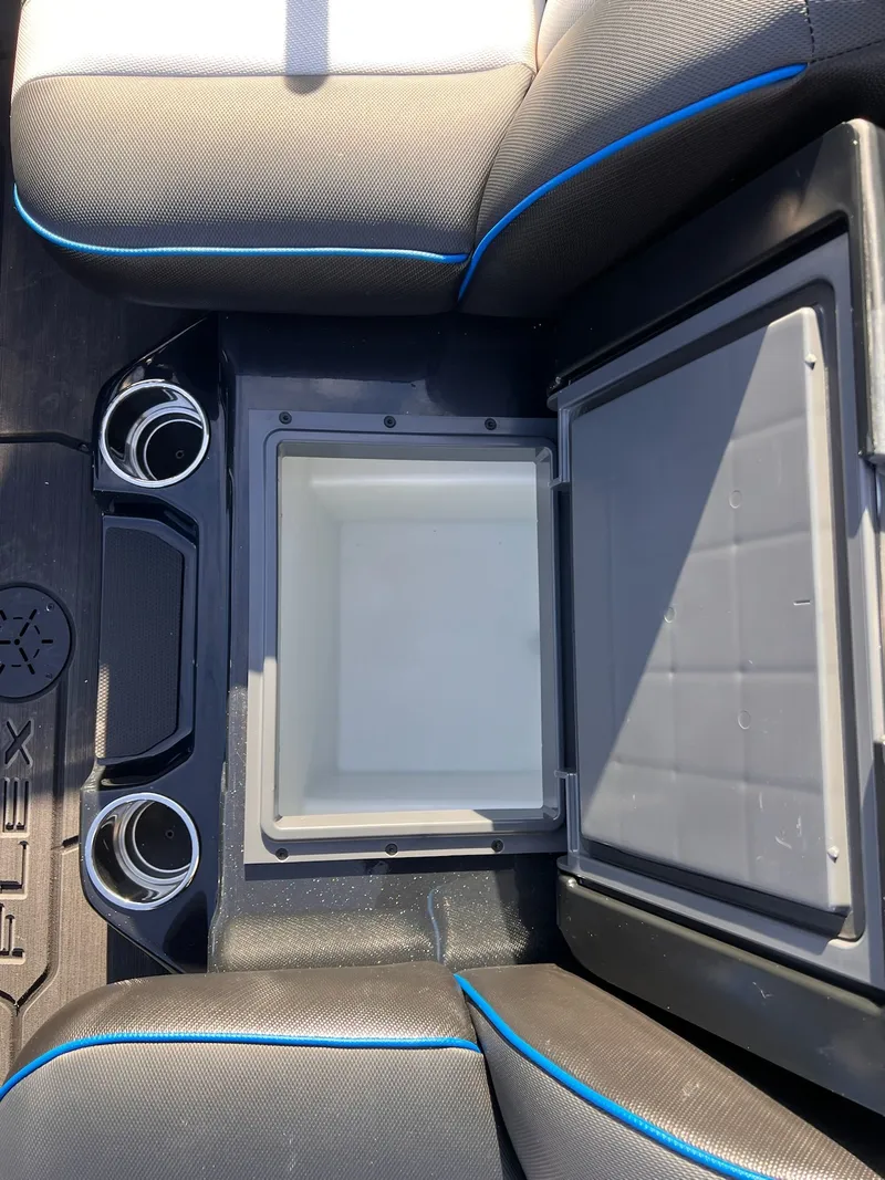 Slide: The Image of Skeeter FXR21 FLEX 2026 - 36