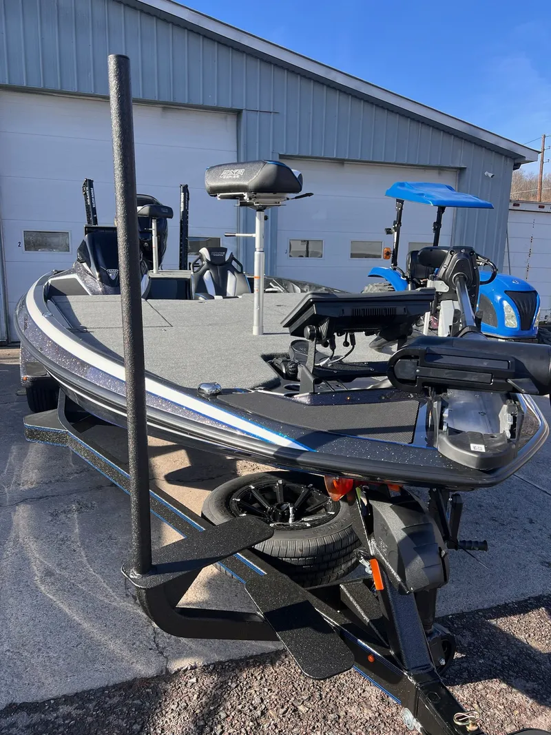 Slide: The Image of Skeeter FXR21 FLEX 2026 - 37