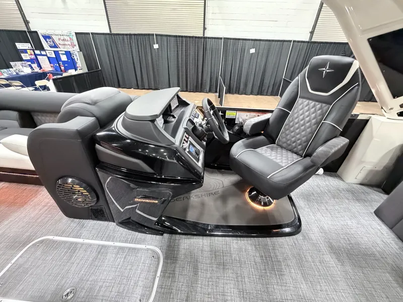 Slide: The Image of Berkshire 25ULE Roswell Arch STS Tritoon 2026 - 16