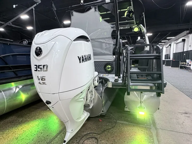 Slide: The Image of Berkshire 25ULE Roswell Arch STS Tritoon 2026 - 17