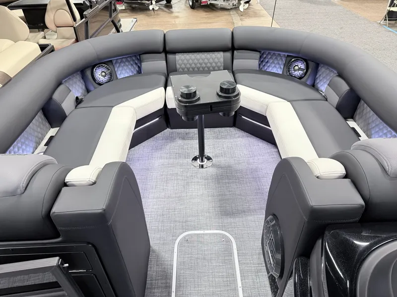 Slide: The Image of Berkshire 25ULE Roswell Arch STS Tritoon 2026 - 19