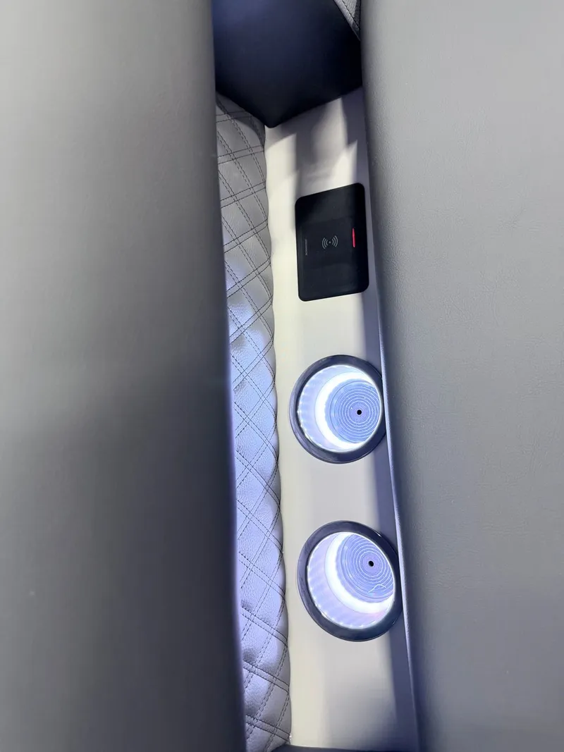 Slide: The Image of Berkshire 25ULE Roswell Arch STS Tritoon 2026 - 20