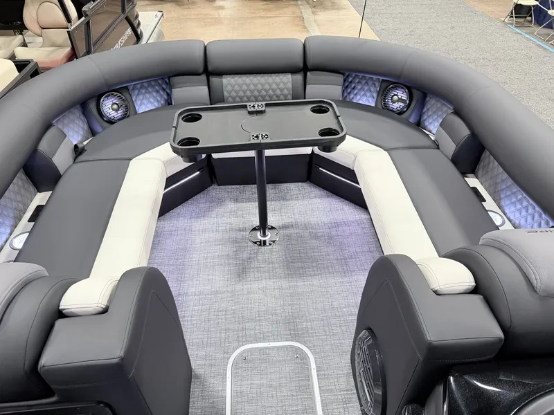 Slide: The Image of Berkshire 25ULE Roswell Arch STS Tritoon 2026 - 21