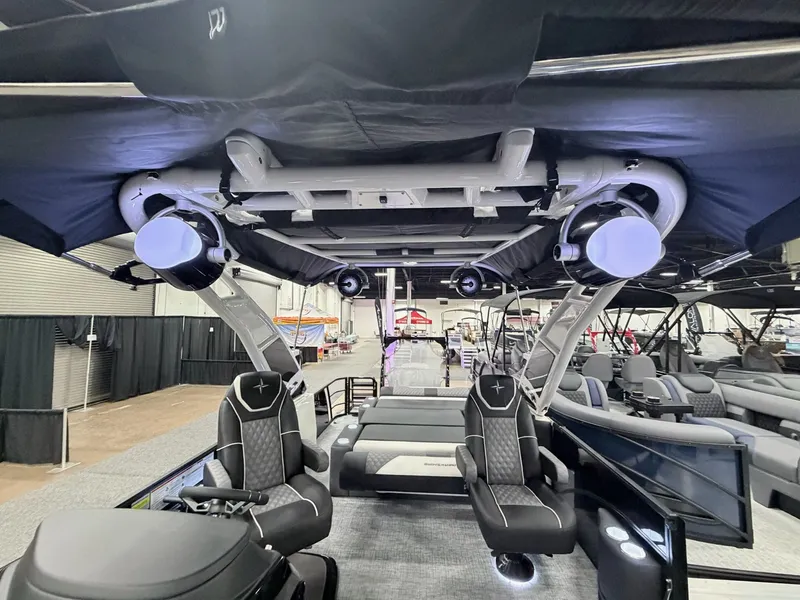 Slide: The Image of Berkshire 25ULE Roswell Arch STS Tritoon 2026 - 23