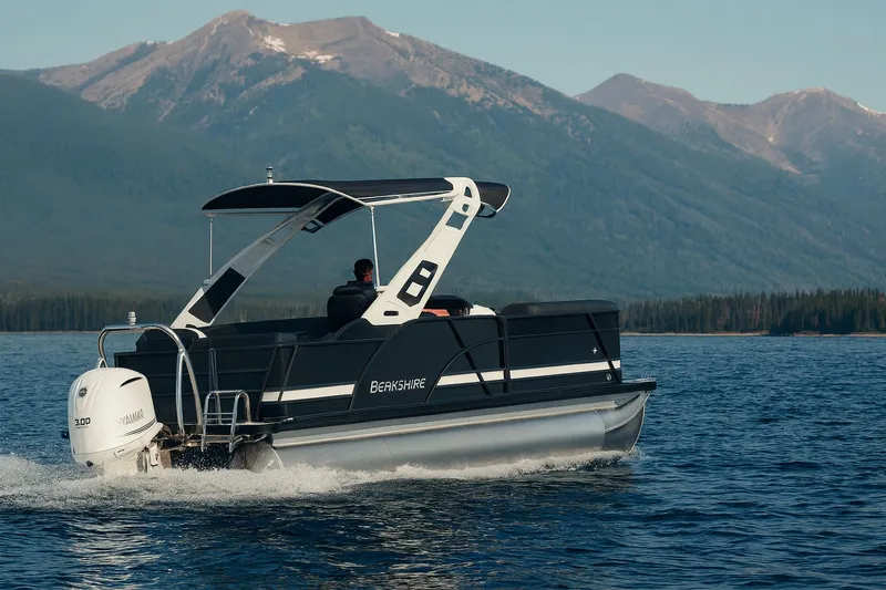 Slide: The Image of Berkshire 25ULE Roswell Arch STS Tritoon 2026 - 3