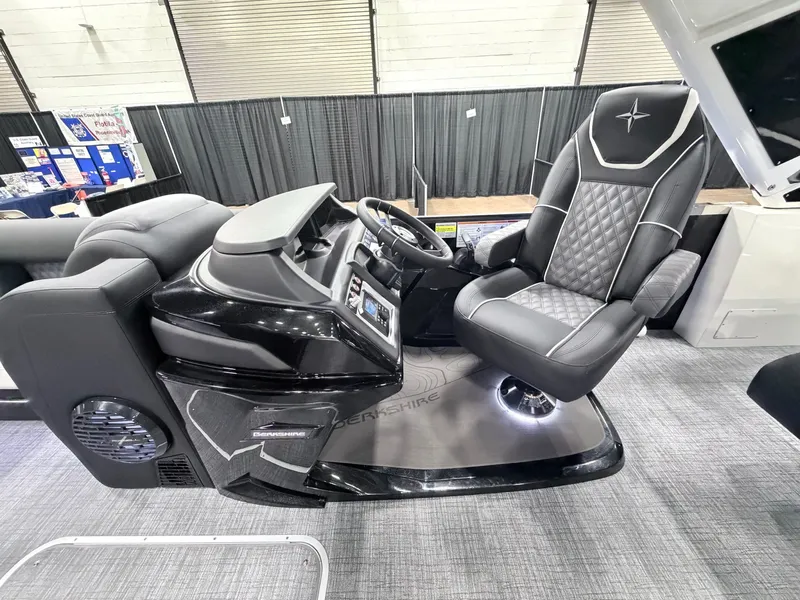 Slide: The Image of Berkshire 25ULE Roswell Arch STS Tritoon 2026 - 42