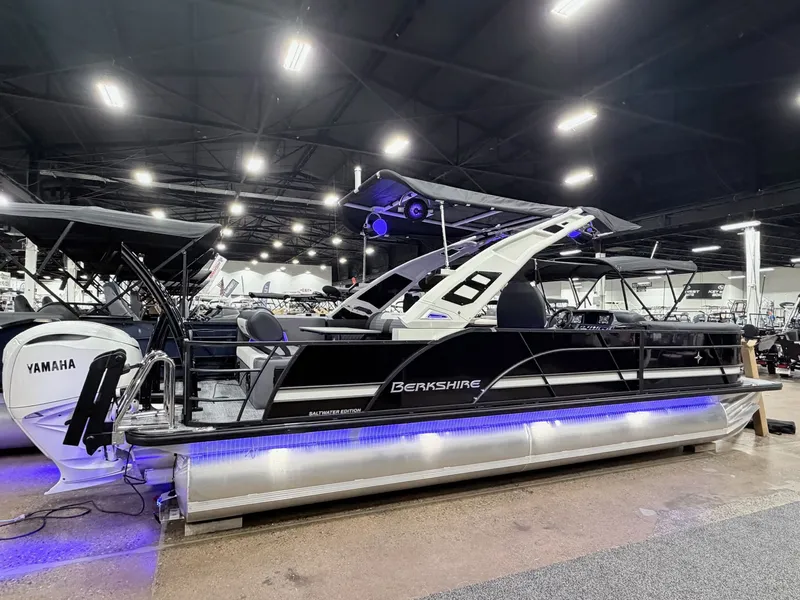 Slide: The Image of Berkshire 25ULE Roswell Arch STS Tritoon 2026 - 44