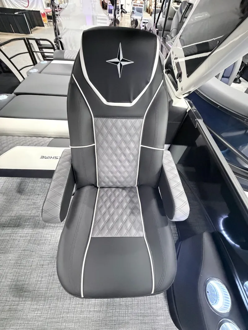 Slide: The Image of Berkshire 25ULE Roswell Arch STS Tritoon 2026 - 48