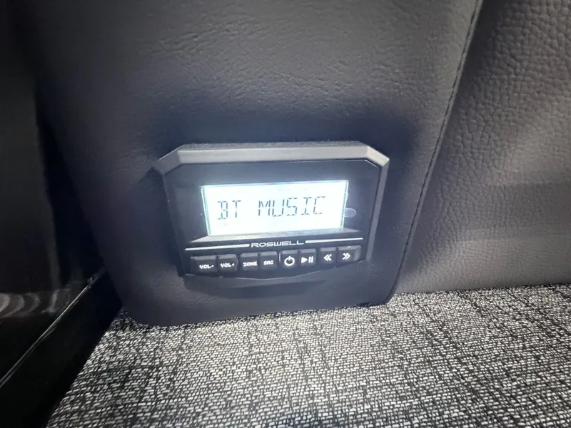 Slide: The Image of Berkshire 25ULE Roswell Arch STS Tritoon 2026 - 49