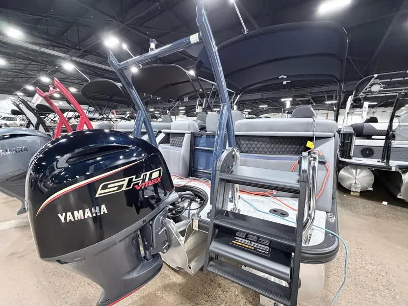 Slide: The Image of Berkshire 23E STS Tritoon 2026 - 10