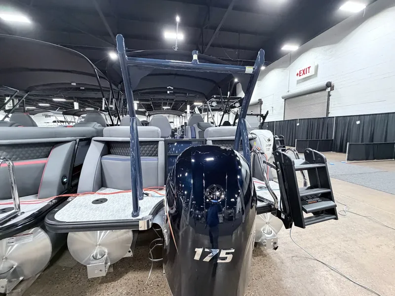 Slide: The Image of Berkshire 23E STS Tritoon 2026 - 12