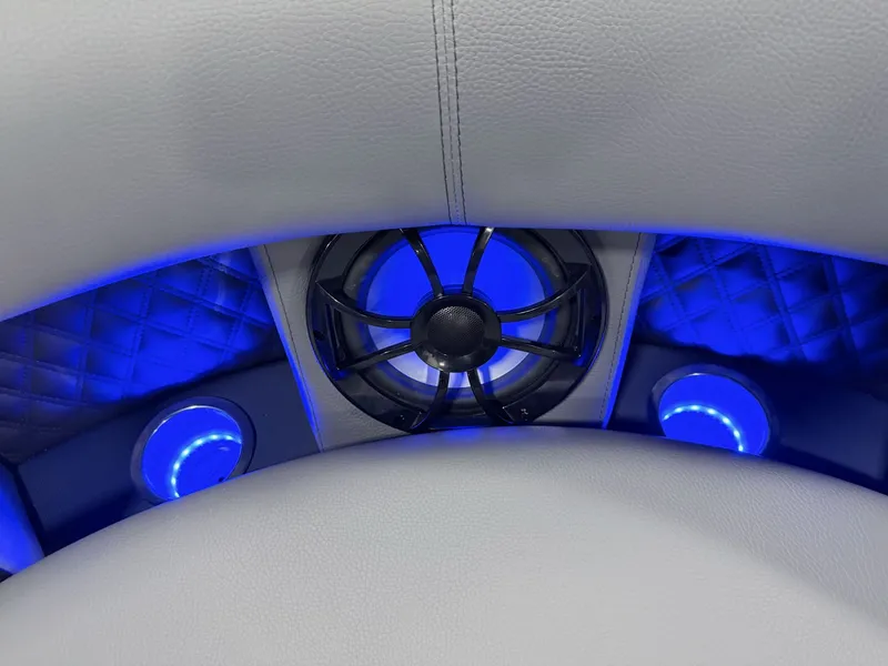 Slide: The Image of Berkshire 23E STS Tritoon 2026 - 15