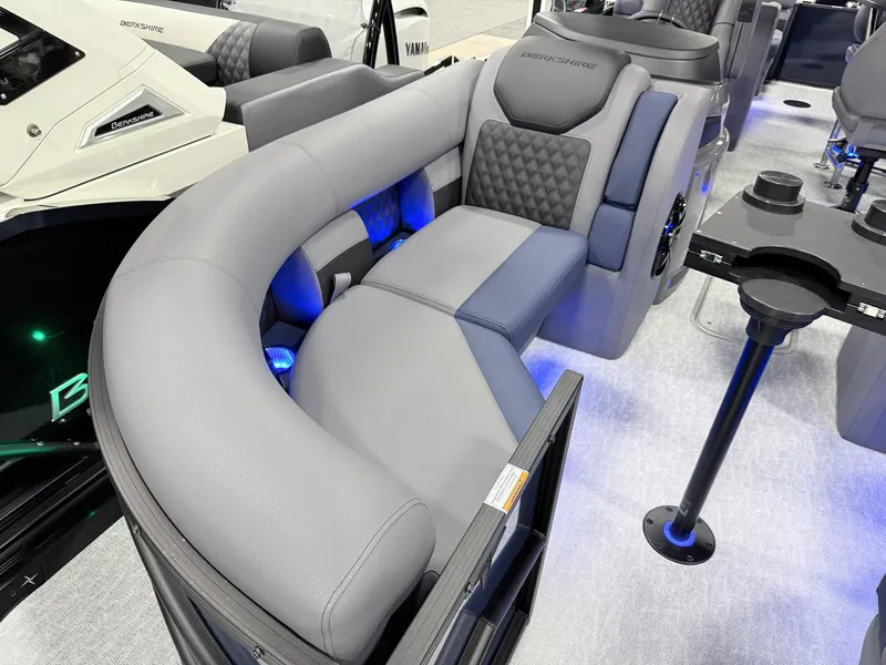 Slide: The Image of Berkshire 23E STS Tritoon 2026 - 6