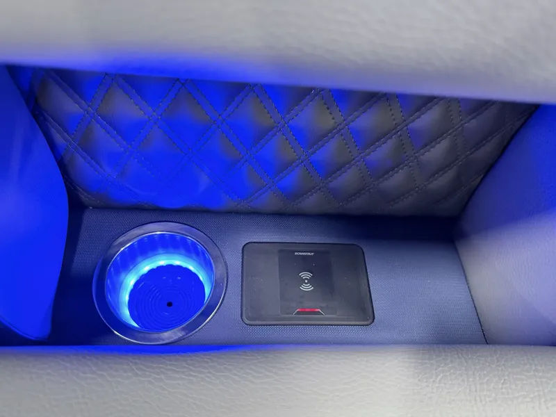 Slide: The Image of Berkshire 23E STS Tritoon 2026 - 7