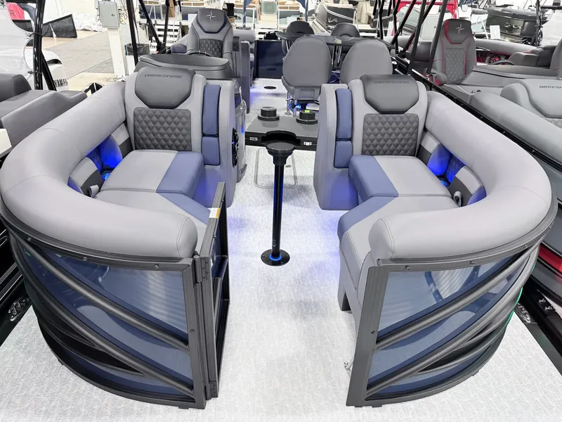 Slide: The Image of Berkshire 23E STS Tritoon 2026 - 9