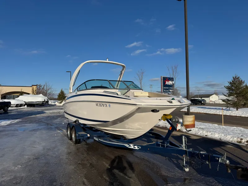 Slide: The Image of Regal 24 FasDeck 2015 - 4