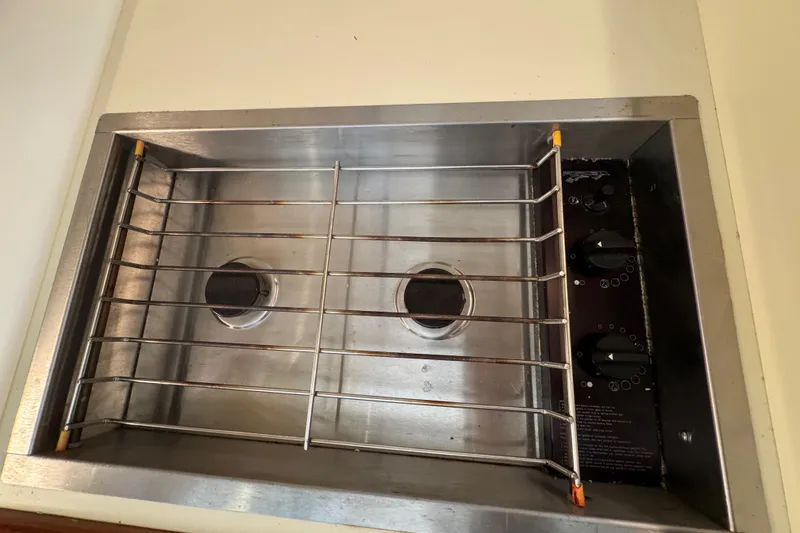 Slide: The Image of Label on Nova Kool refrigerator, model R4500, manufactured in January 2001, made in Canada. - 42