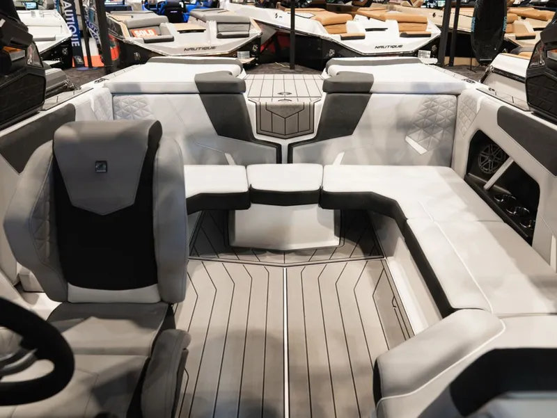 Slide: The Image of Nautique Super Air Nautique GS20 2026 - 10