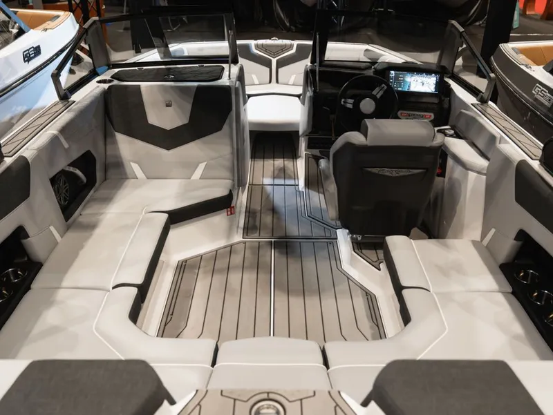 Slide: The Image of Nautique Super Air Nautique GS20 2026 - 3