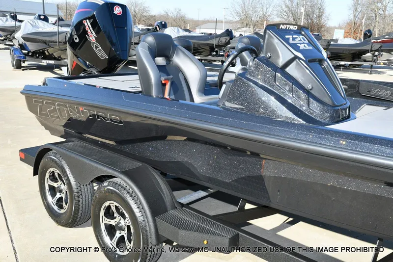 Slide: The Image of Nitro Z20 XL Traction Mat Interior 2026 - 3