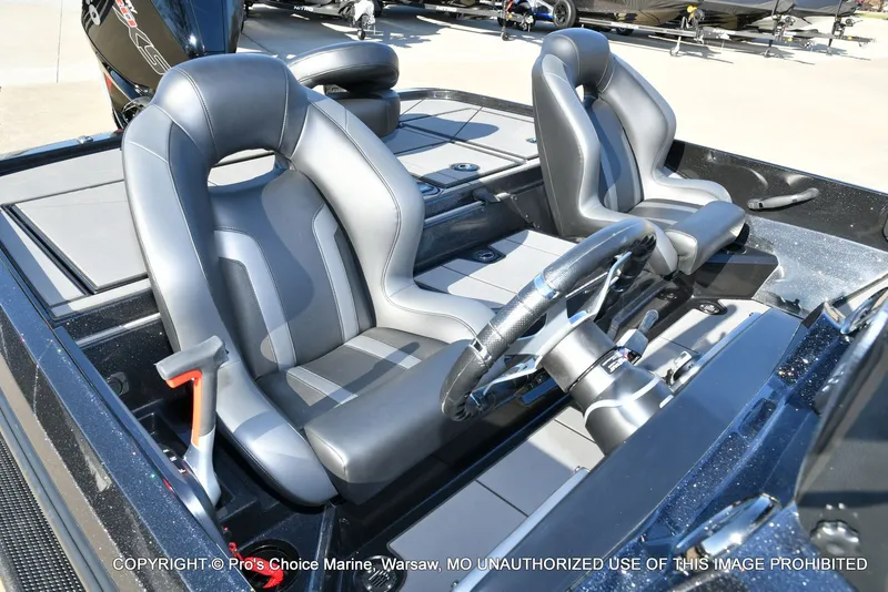 Slide: The Image of Nitro Z20 XL Traction Mat Interior 2026 - 30