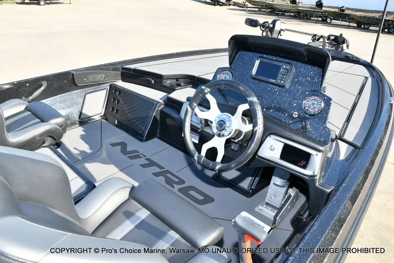 Slide: The Image of Nitro Z20 XL Traction Mat Interior 2026 - 32