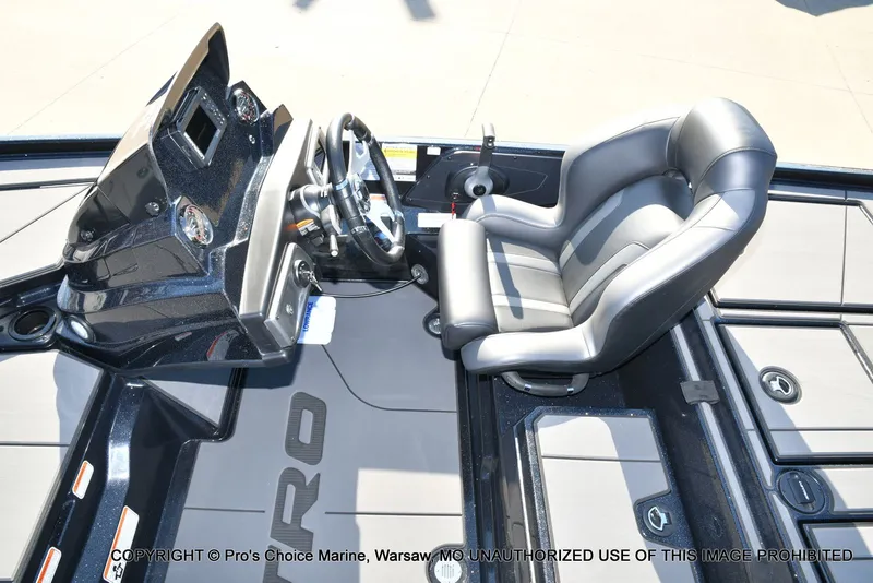 Slide: The Image of Nitro Z20 XL Traction Mat Interior 2026 - 37