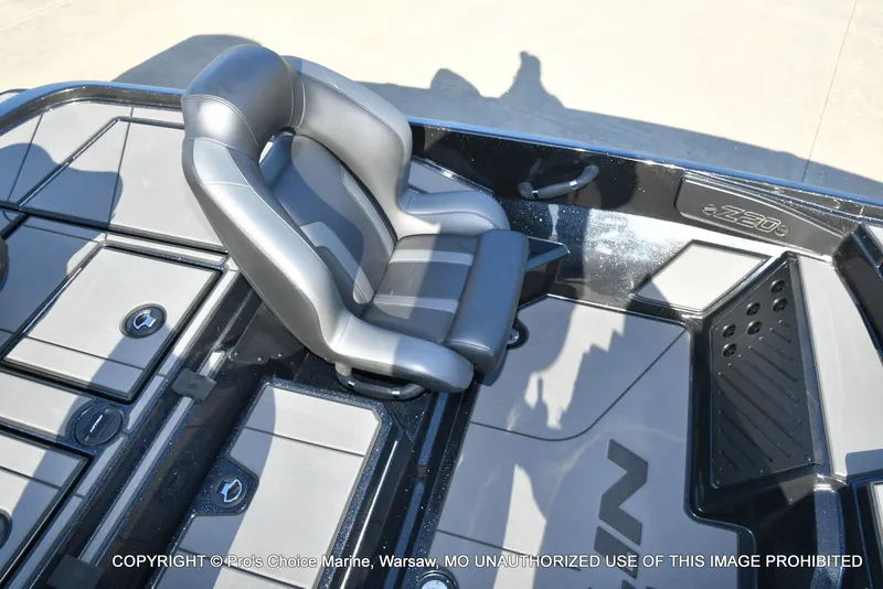 Slide: The Image of Nitro Z20 XL Traction Mat Interior 2026 - 39