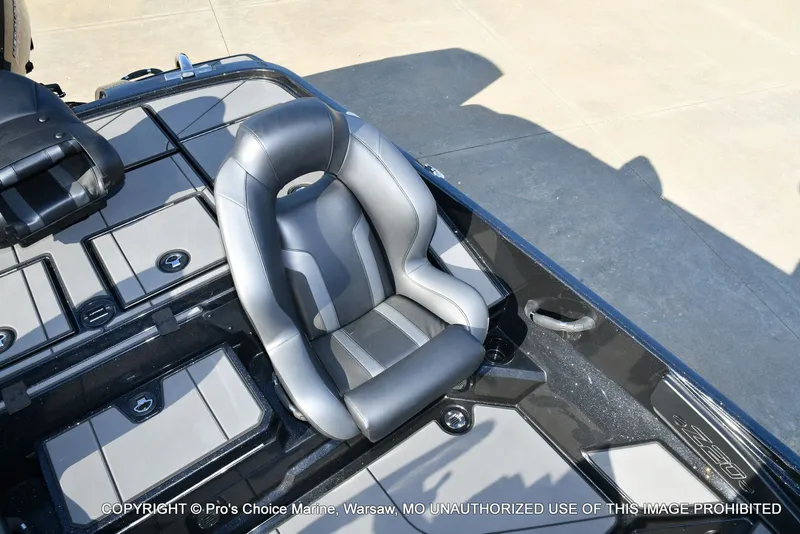 Slide: The Image of Nitro Z20 XL Traction Mat Interior 2026 - 47