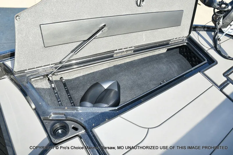 Slide: The Image of Nitro Z20 XL Traction Mat Interior 2026 - 53