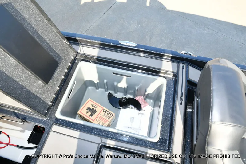 Slide: The Image of Nitro Z20 XL Traction Mat Interior 2026 - 61