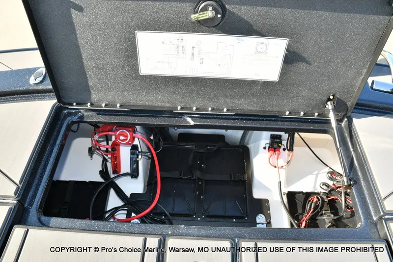 Slide: The Image of Nitro Z20 XL Traction Mat Interior 2026 - 63