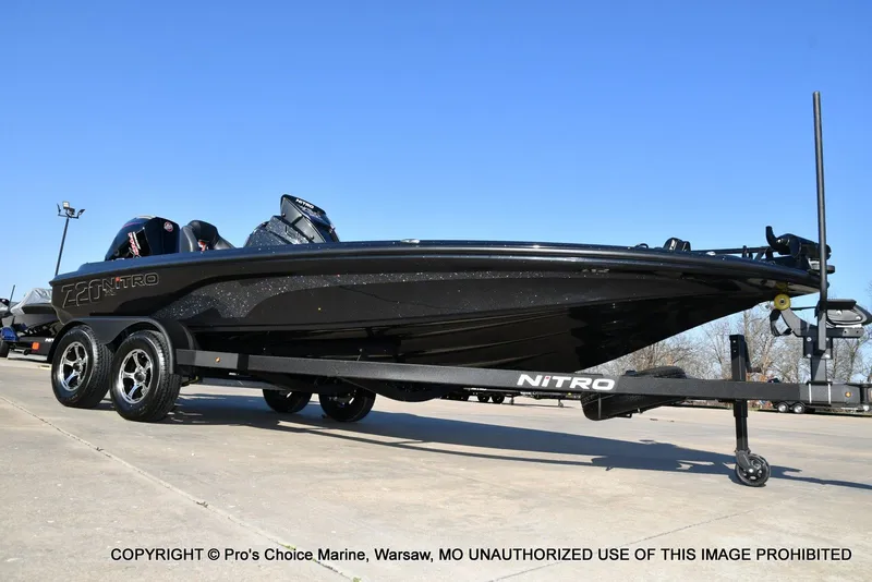 Slide: The Image of Nitro Z20 XL Traction Mat Interior 2026 - 73