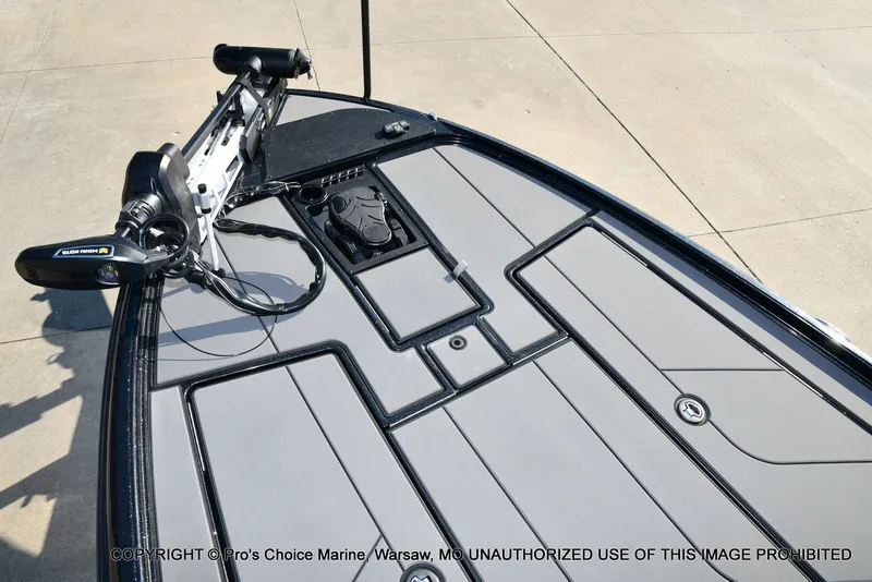 Slide: The Image of Nitro Z20 XL Traction Mat Interior 2026 - 9