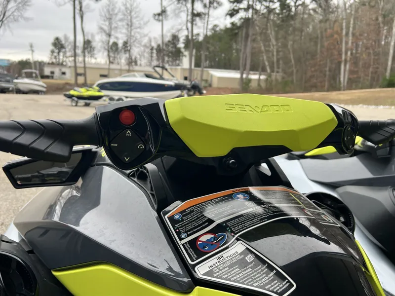 Slide: The Image of Close-up of 2021 Sea-Doo Gti Se 170 Snd handlebars. - 10