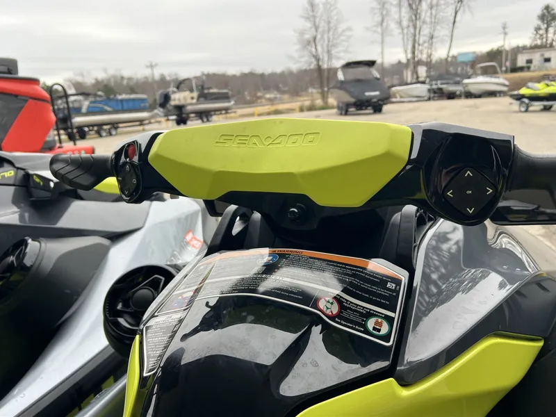 Slide: The Image of 2021 Sea-Doo Gti Se 170 Snd, close-up of handlebars. - 6