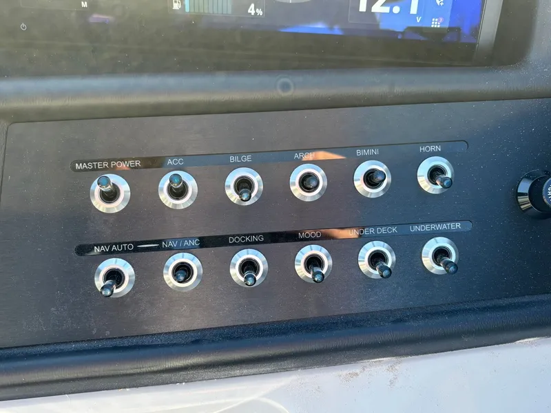 Slide: The Image of Alera M23Q 2026 - 34