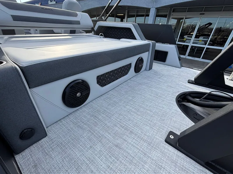 Slide: The Image of Alera M25L 2026 - 35