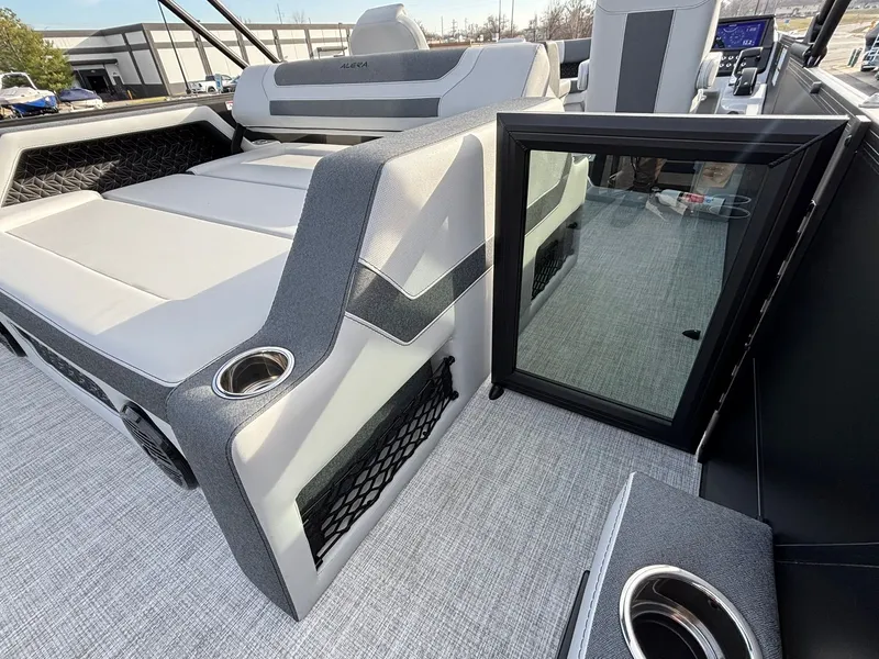 Slide: The Image of Alera M25L 2026 - 39