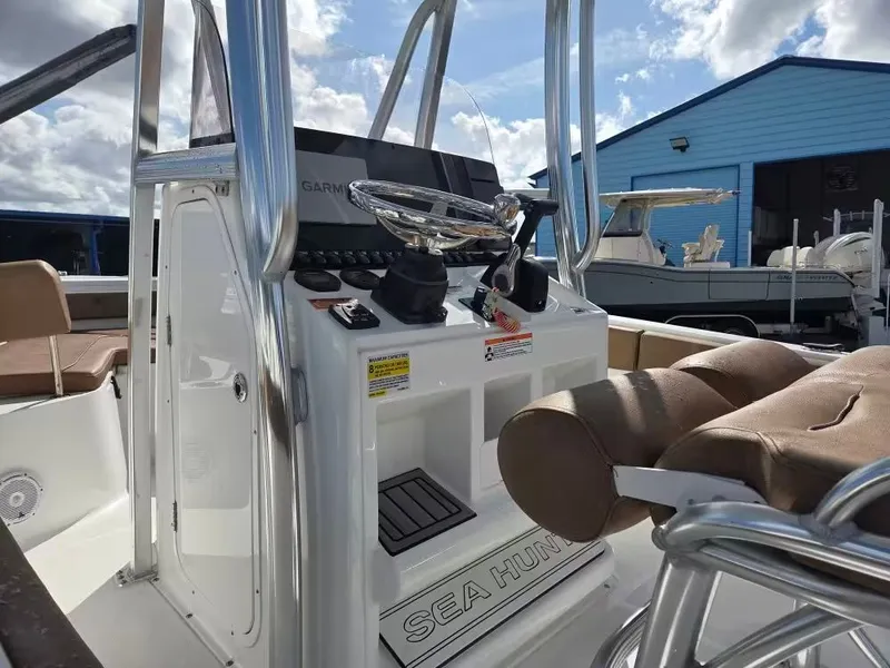 Slide: The Image of Sea Hunt Ultra 219 2022 - 6