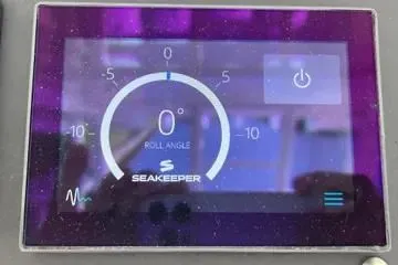 Slide: The Image of Everglades 435 Center Console 2019 - 13