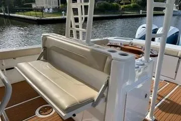 Slide: The Image of Everglades 435 Center Console 2019 - 18